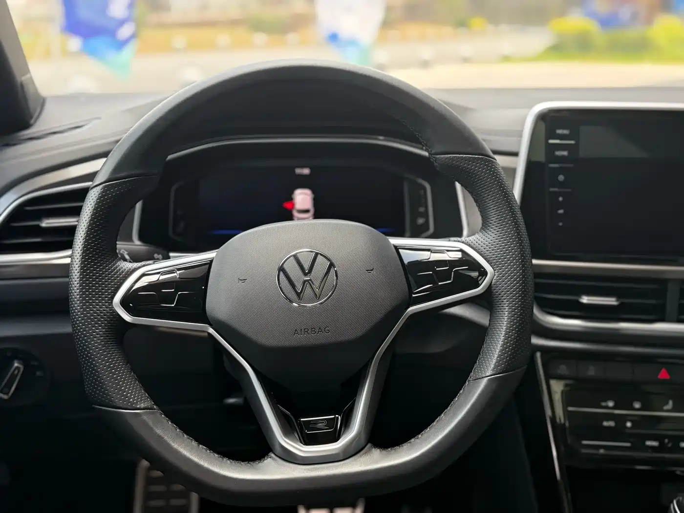 Volkswagen T-ROC 2023 300TSI DSG 2WD Dawn Edition фото 18