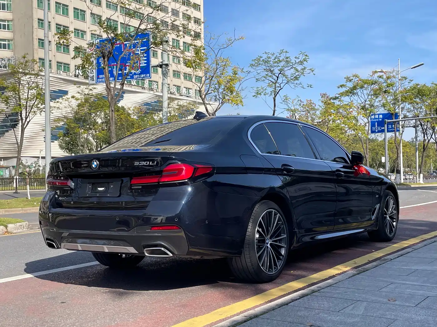 BMW 5 SERIES
