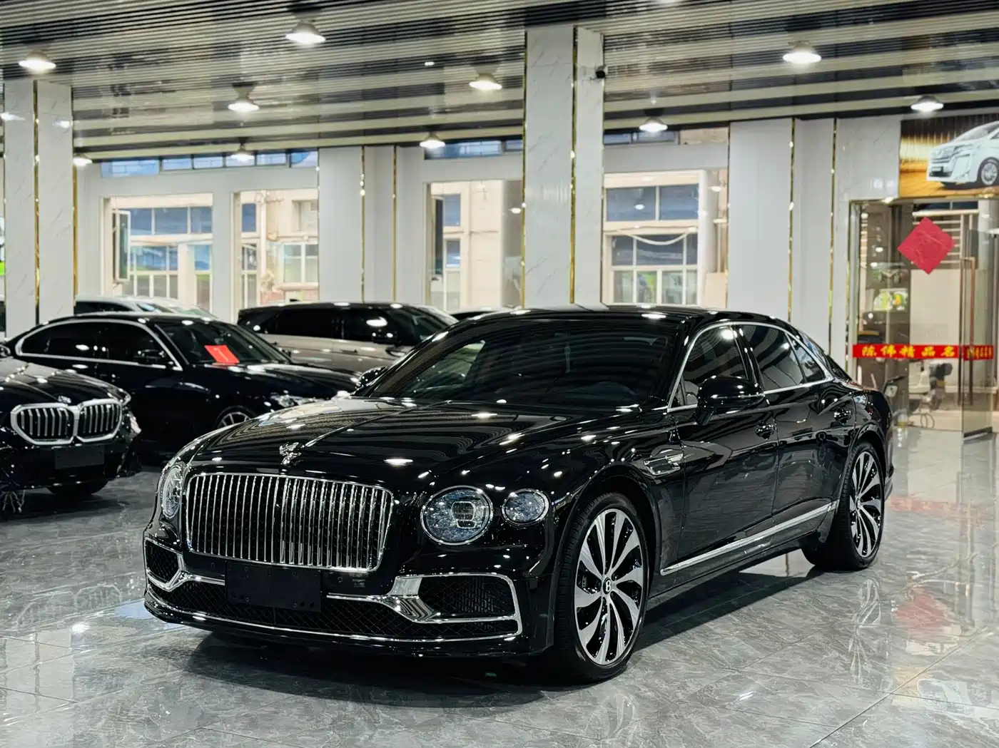 Bentley Flying Spur 2024 V8 Edition 8