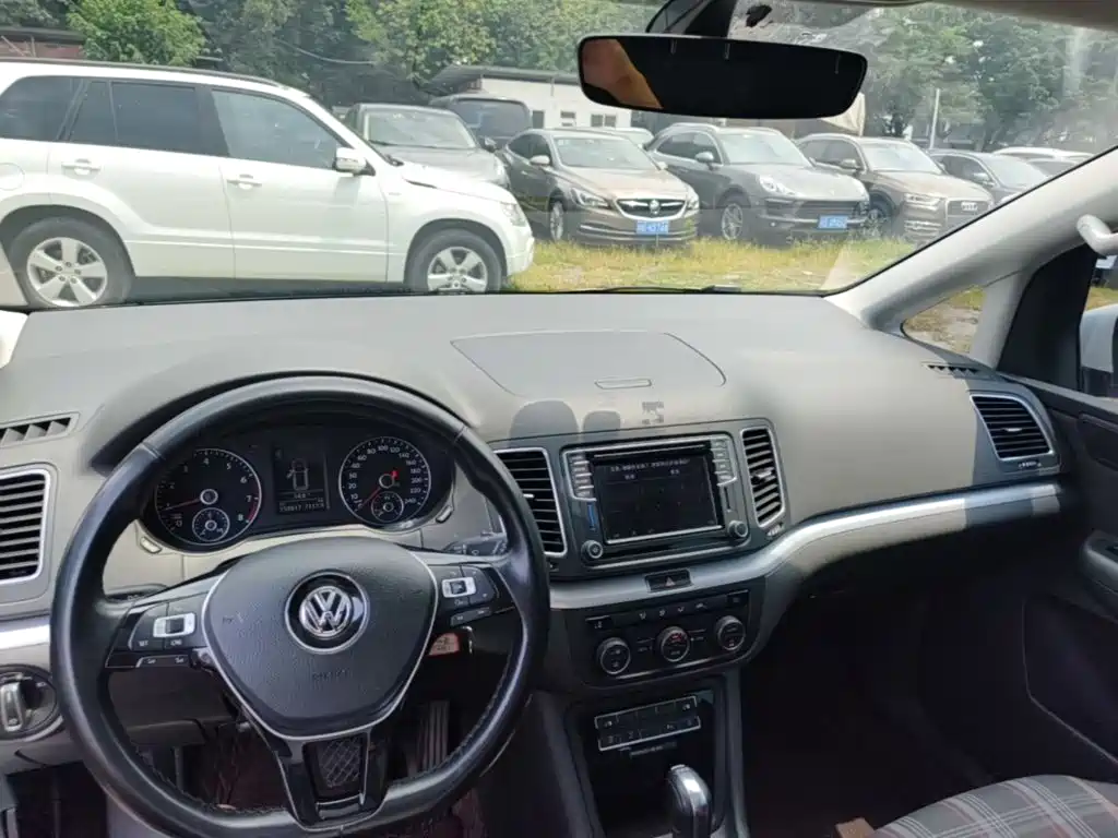 Фото 10 - Volkswagen Sharan