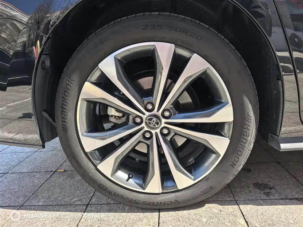 Toyota Granvia 2024 2.5L Hybrid Premium PLUS фото 17