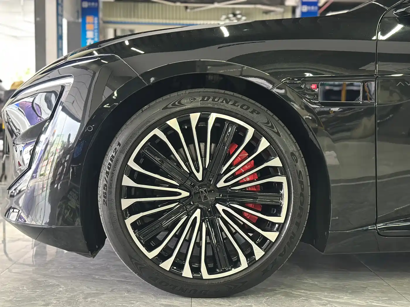Avatr 12 2023 650 Triple Laser AWD Performance Edition фото 16