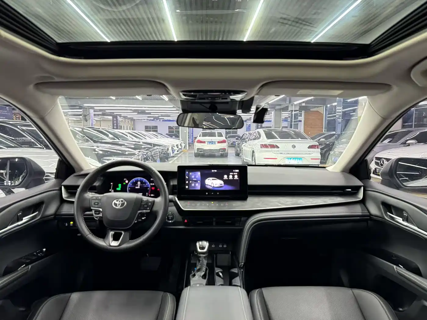 Toyota Camry 2024 Hybrid 2.0HGVP Luxury Edition фото 4