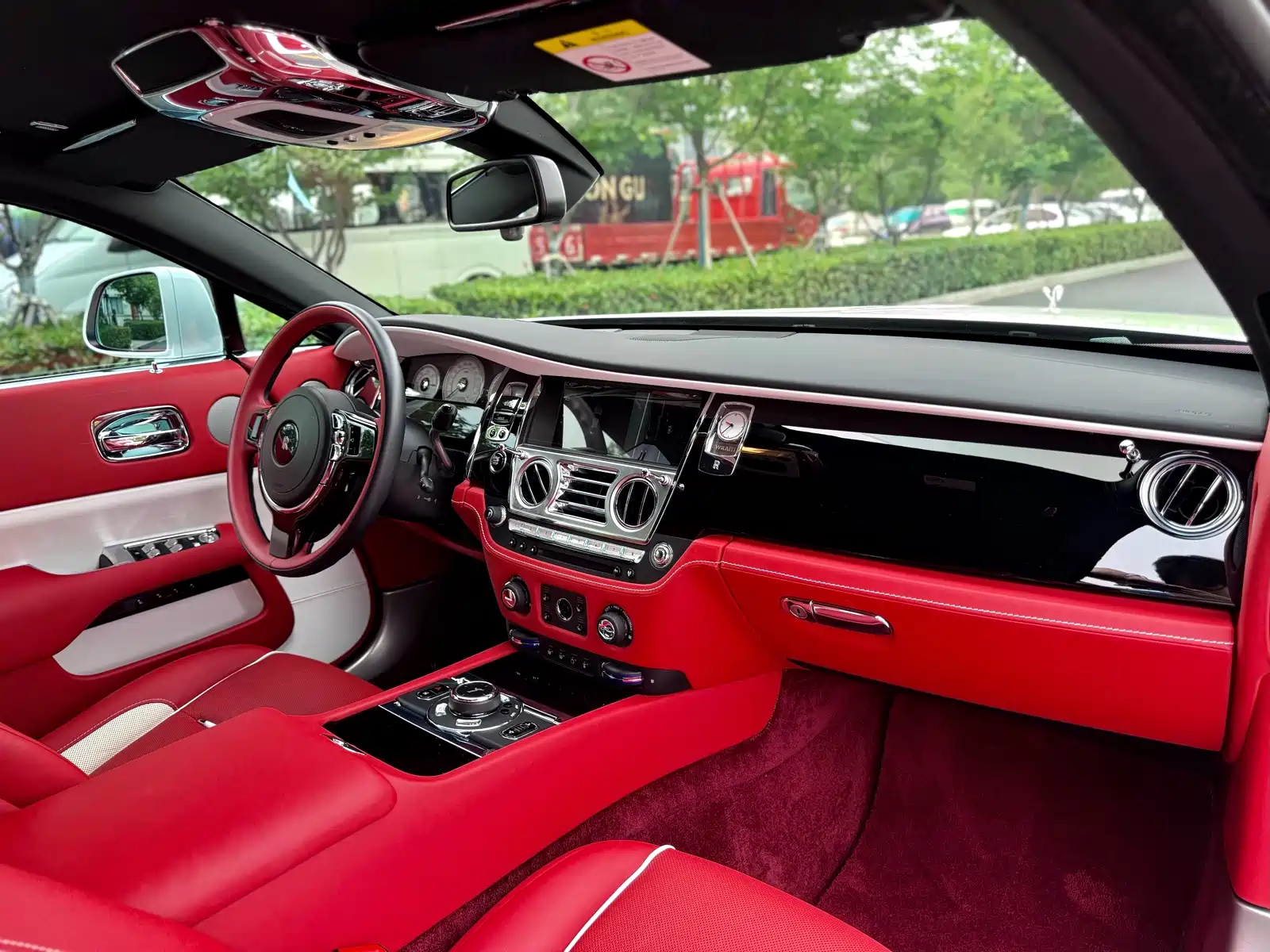Фото 6 - Rolls-Royce Wraith