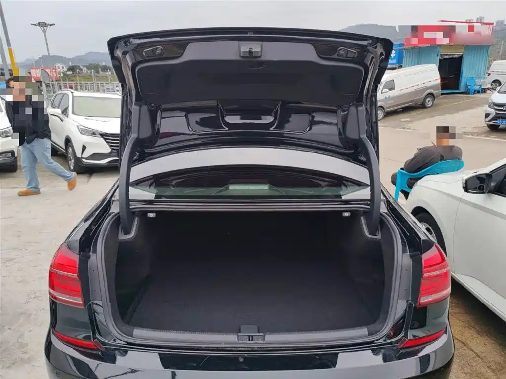 Volkswagen Passat 2017 330TSI DSG Prestige фото 19