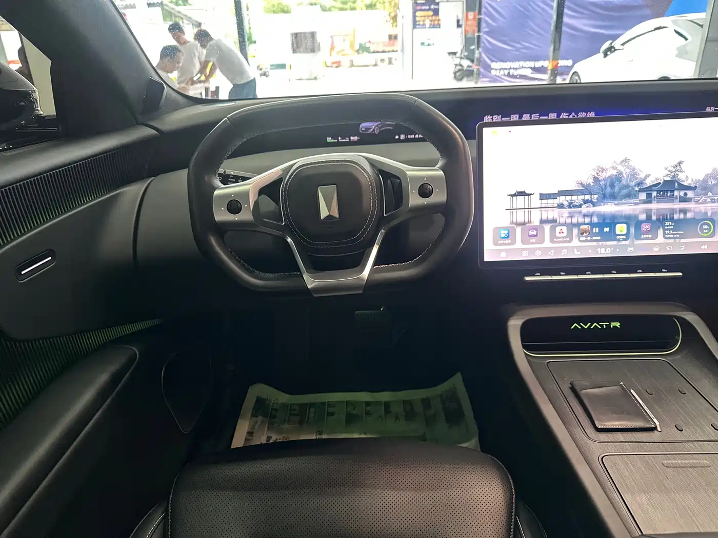 Avatr 12 2023 650 Triple Laser AWD Performance Edition фото 12