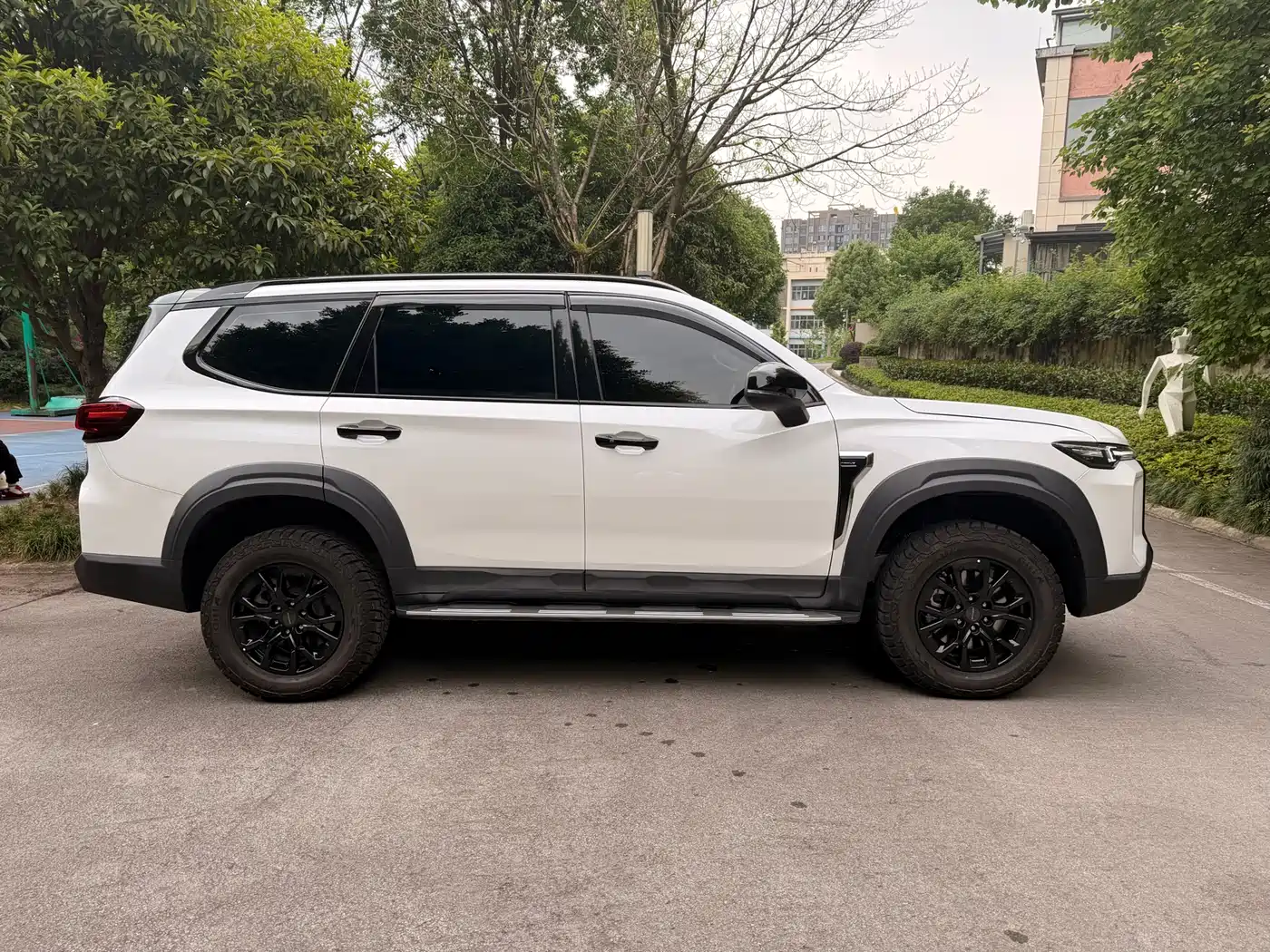SAIC Maxus Territory 2023 2.0T Overland Flagship 7-Seater фото 4
