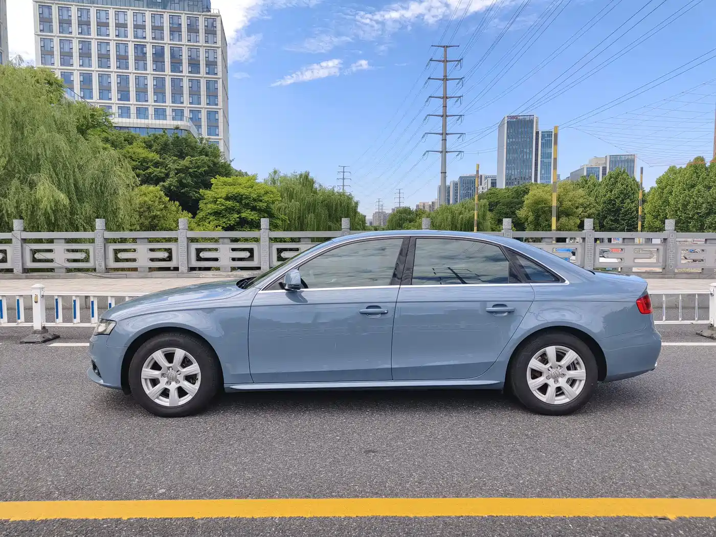 Audi A4L 2009 2.0 TFSI Comfort фото 7