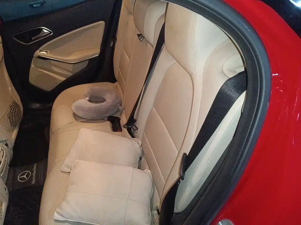 Mercedes-Benz GLA 2016 GLA 200 Dynamic фото 13