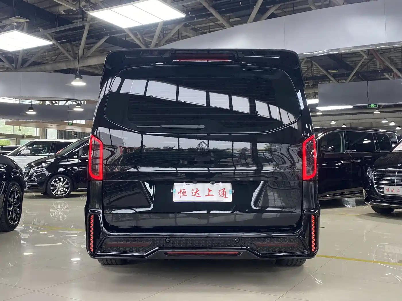 Mercedes-Benz Vito 2023 2.0T Business 7-Seater фото 3