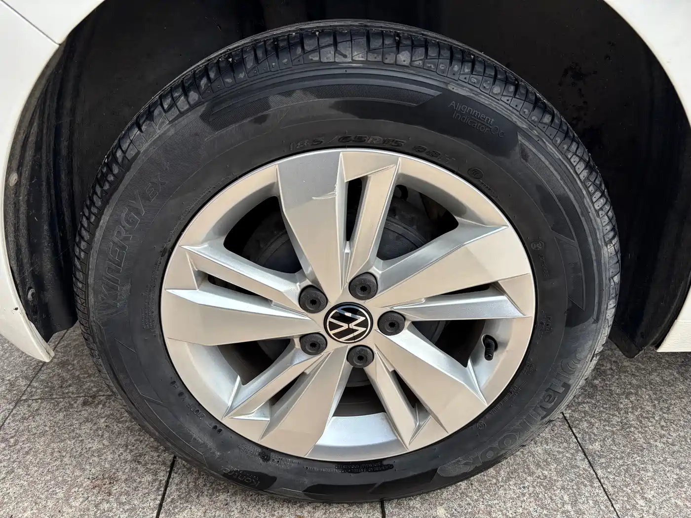 VOLKSWAGEN POLO