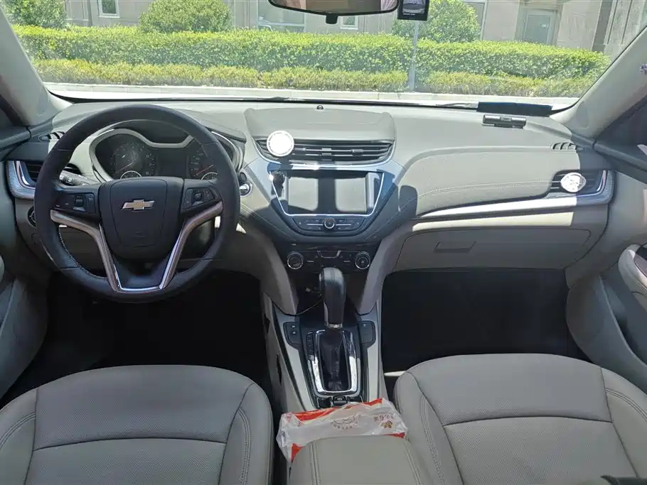 Chevrolet Malibu 2016 2.0L Automatic Luxury фото 12
