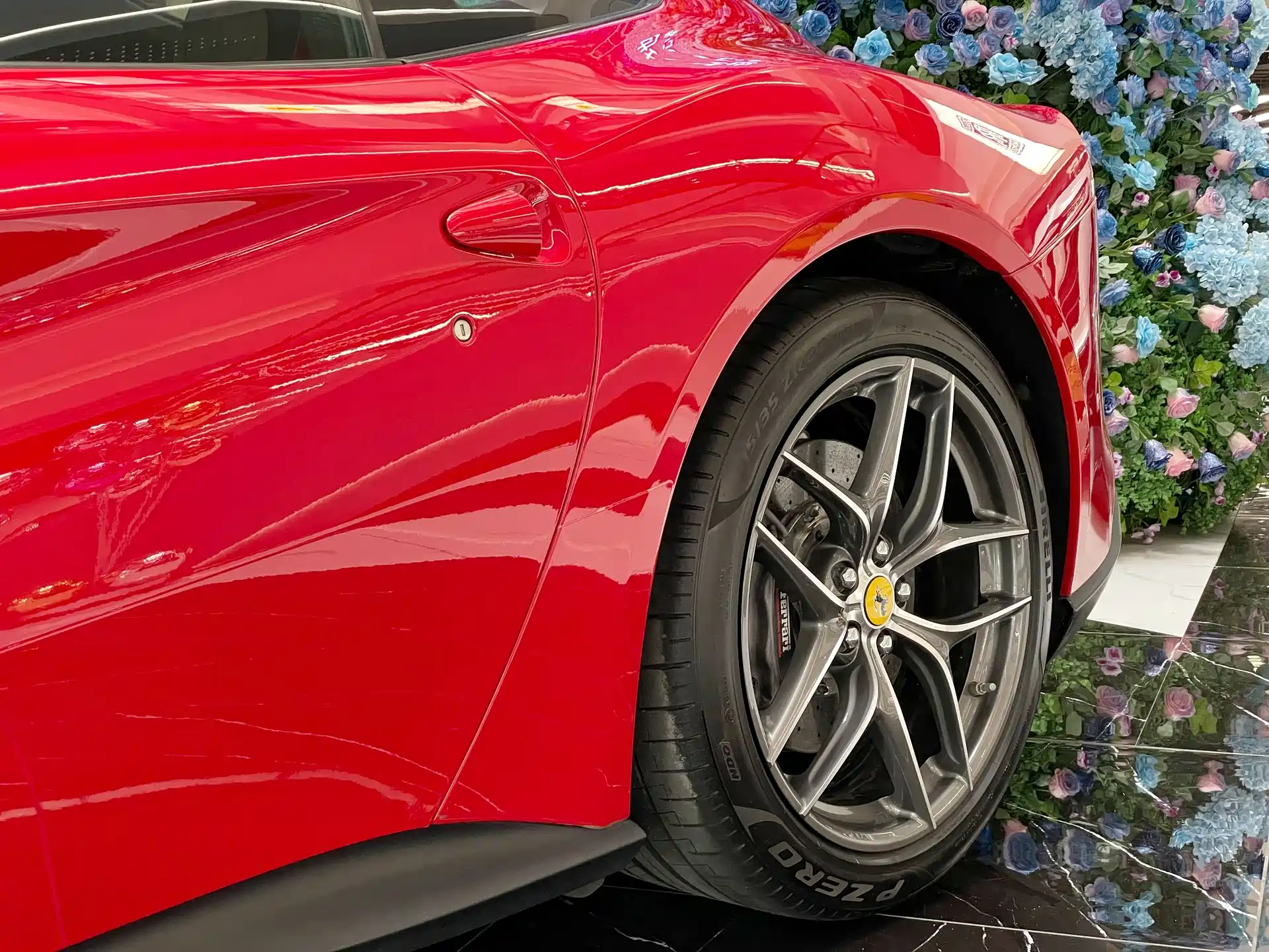 Photo 3 - Ferrari F12berlinetta