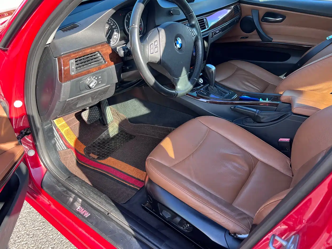 BMW 3 Series 2011 320i Luxury фото 8