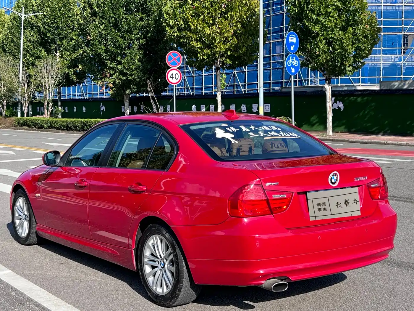 BMW 3 Series 2011 320i Luxury фото 5