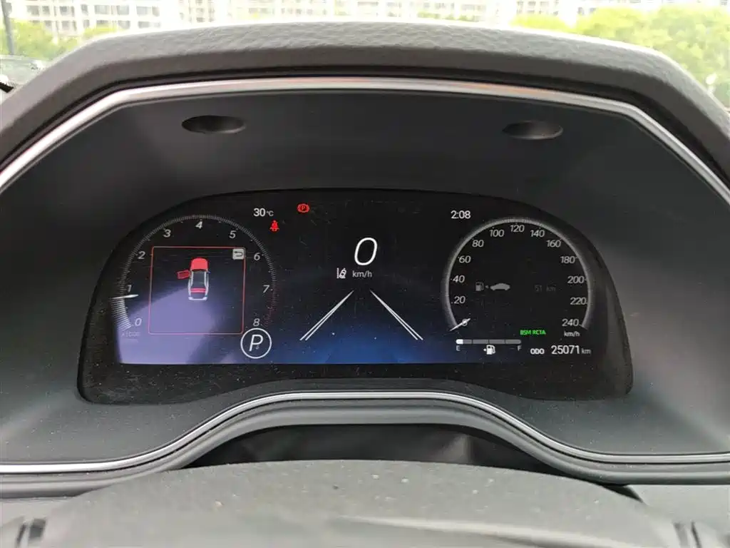 Toyota Avalon 2023 2.0L XLE Premium Edition фото 18