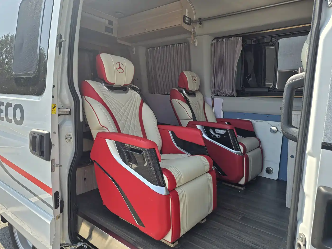 Iveco Daily 2023 2021 2.0T Manual Chaorui Long Wheelbase Short Overhang High Roof Sliding Door F1A