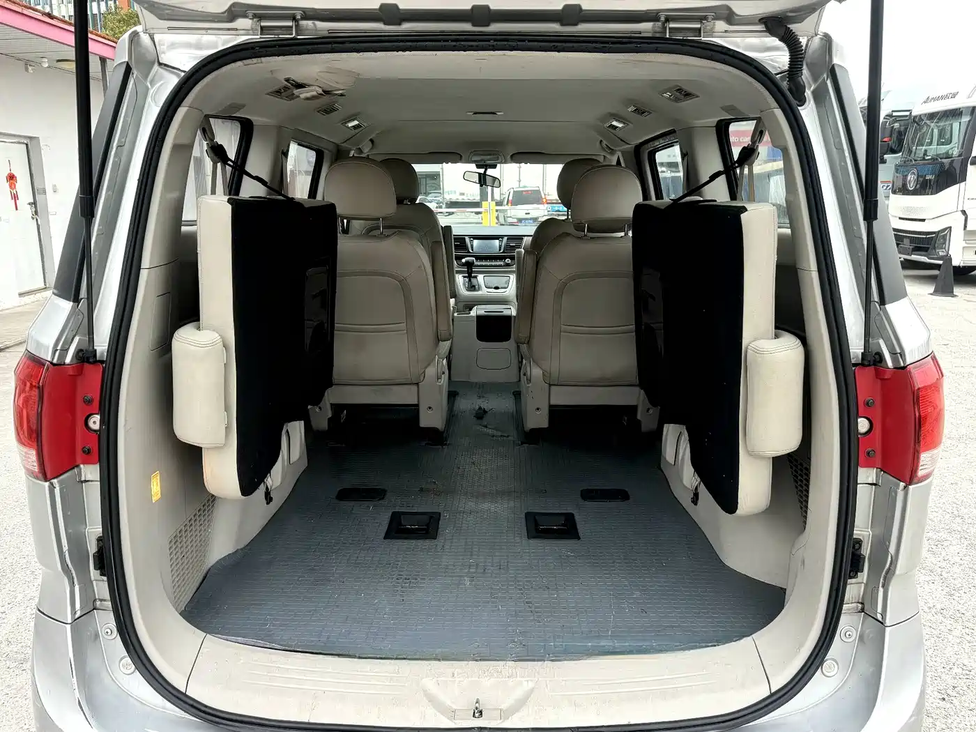 SAIC Maxus Maxus G10 2016 2.0T Automatic Executive Edition фото 11