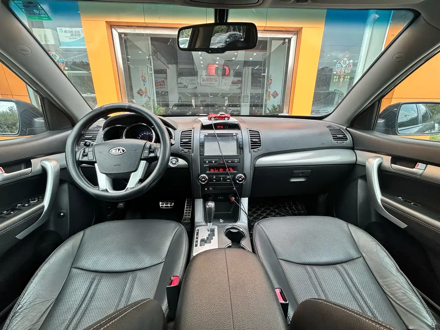 Kia Sorento 2012 2.4L Gasoline Supreme Edition фото 15