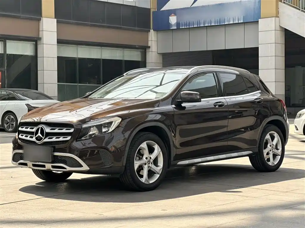 Mercedes-Benz GLA 2018 GLA 200 Dynamic фото 2