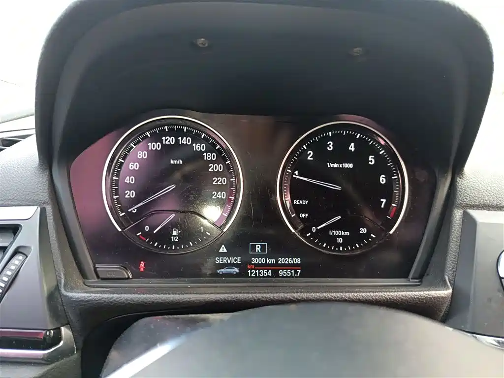 BMW 1 Series 2018 118i Sport Edition фото 12