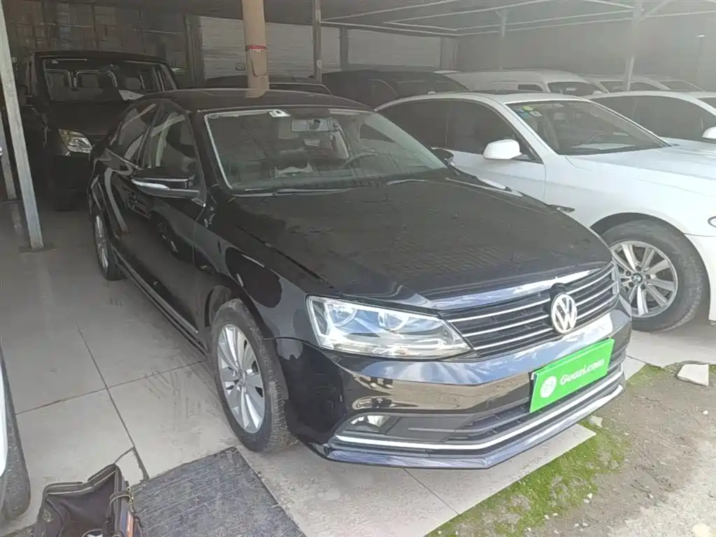 Volkswagen Sagitar 2015 1.6L Manual Comfort фото 4