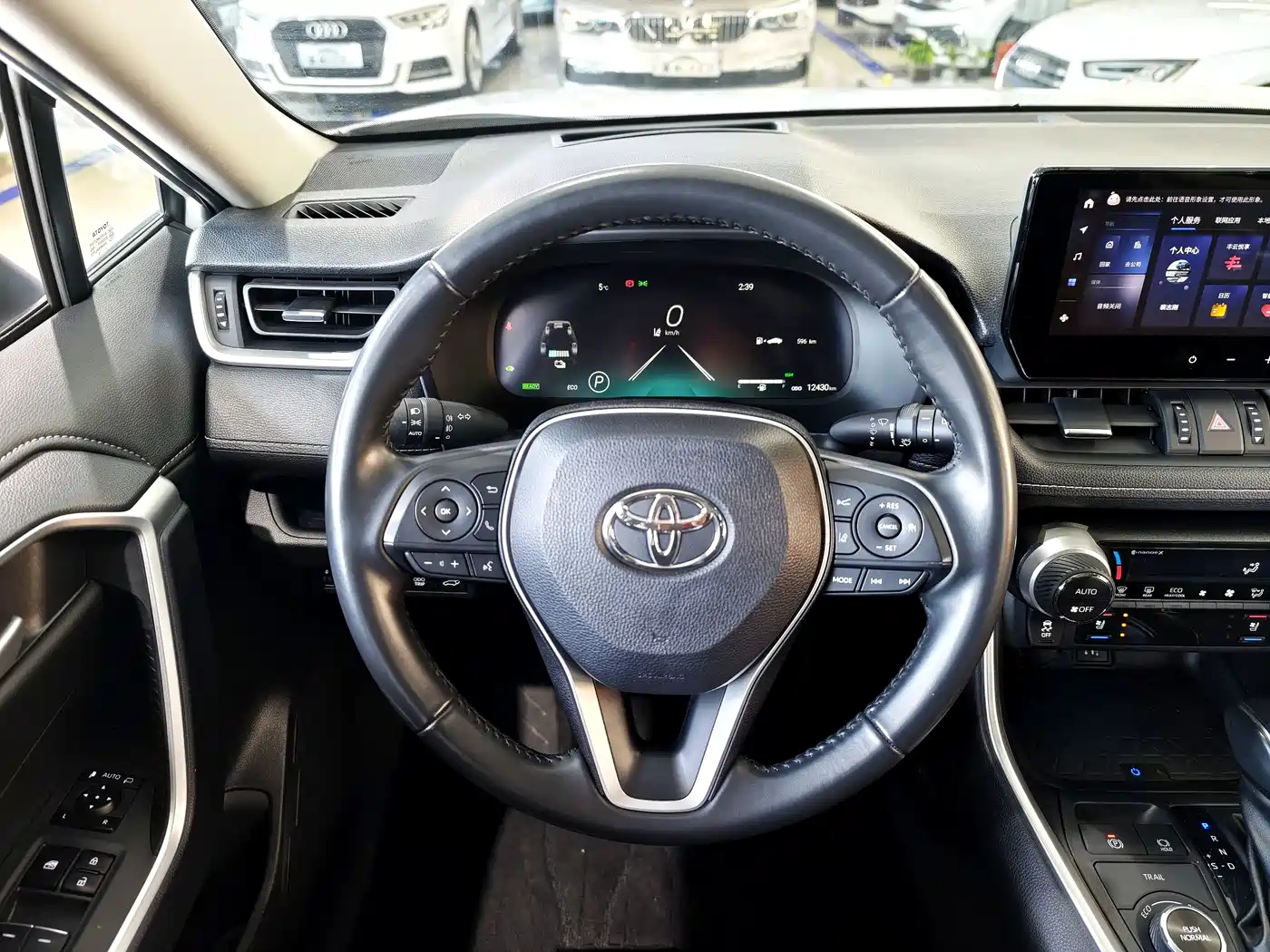 Toyota Wildlander 2023 Hybrid 2.5L E-CVT AWD Premium Edition фото 8