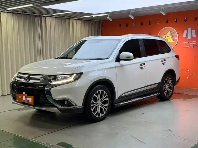 MITSUBISHI OUTLANDER