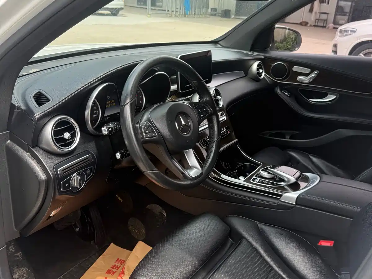 Mercedes-Benz GLC 2018 GLC 260 4MATIC Dynamic фото 5