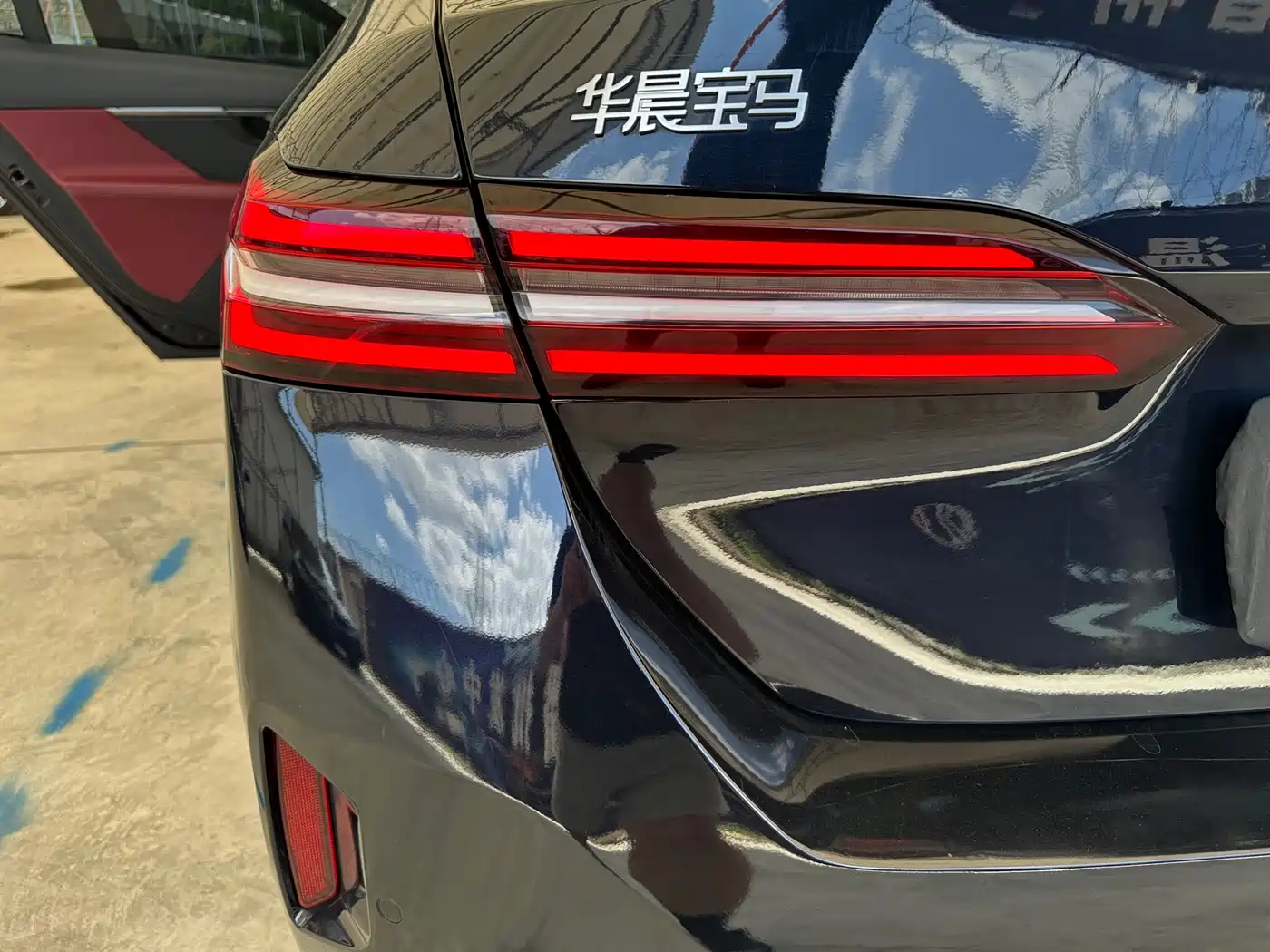 BMW 5 Series 2024 525Li M Sport Package фото 20