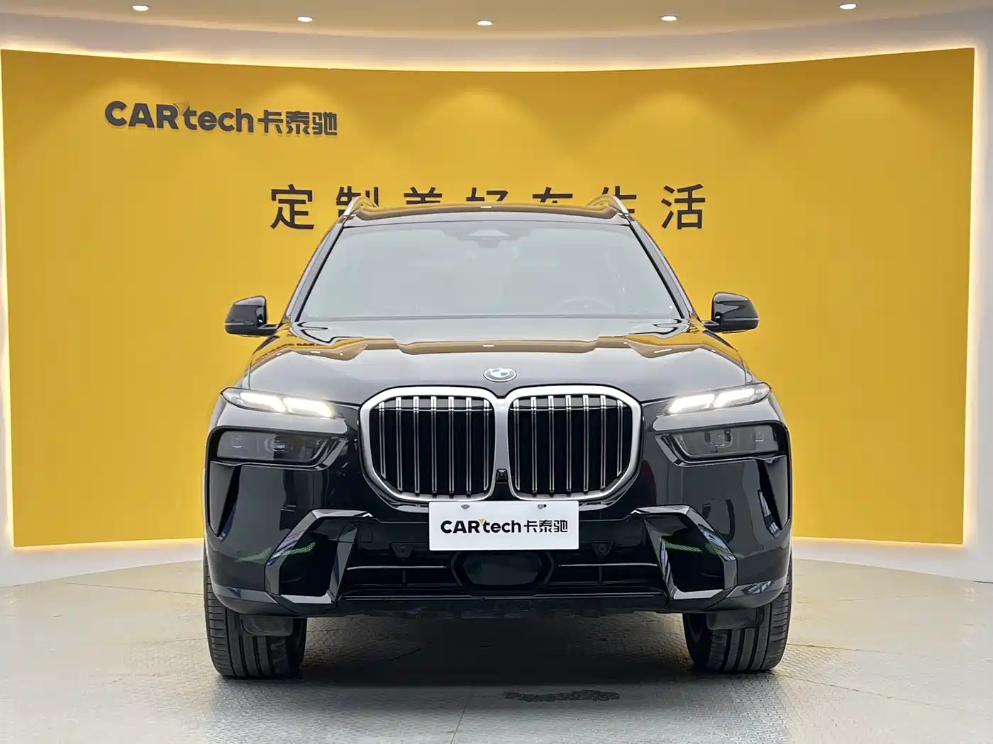 BMW X7 2023 xDrive40i Exclusive M Sport Package фото 2