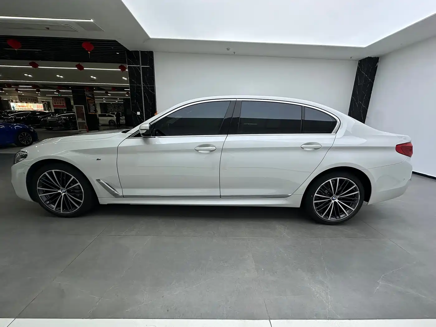 BMW 5 Series 2020 530Li Leading M Sport Package фото 5