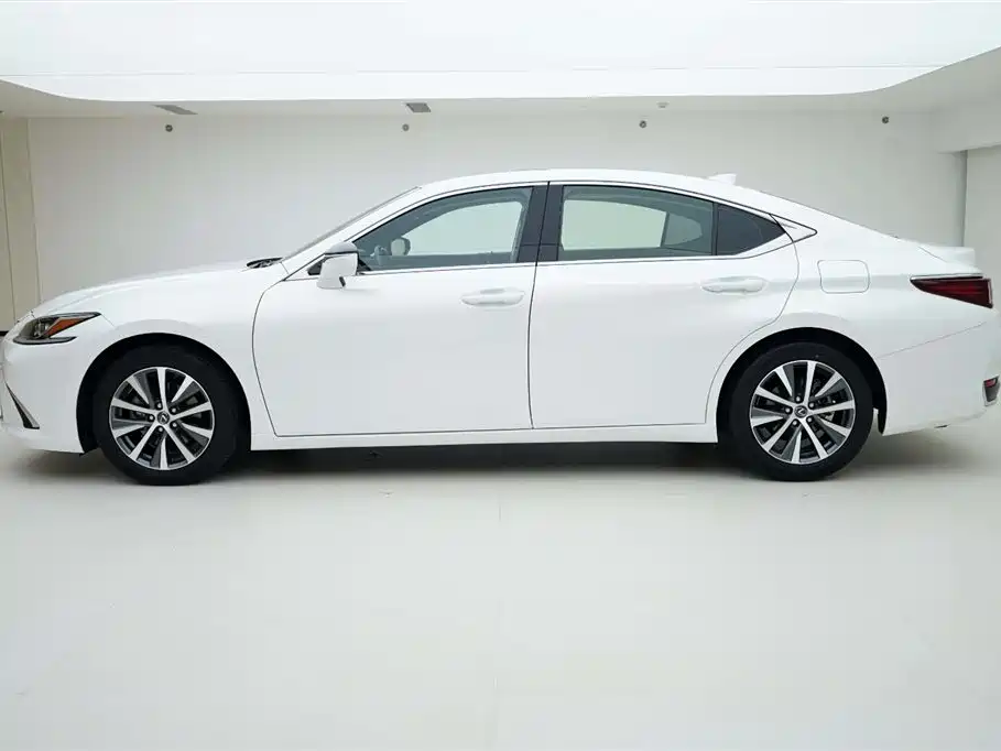 Lexus ES 2018 200 Excellence Edition China V фото 3