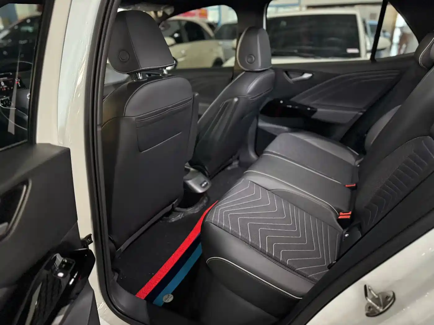 Volkswagen ID.3 2025 Facelift Smart Outstanding Edition фото 7
