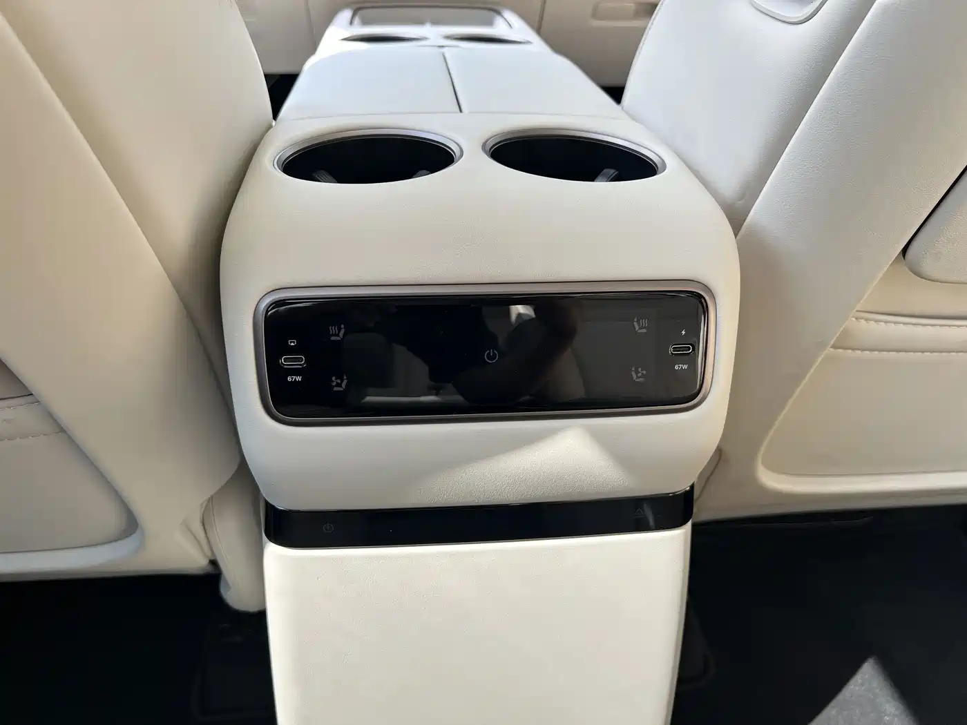 Photo 21 - Li Auto Li i8