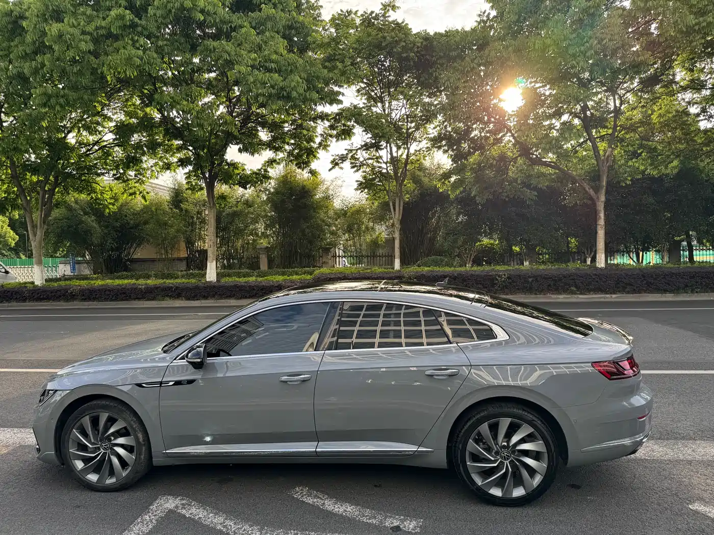 Volkswagen FAW-Volkswagen CC 2023 380TSI Eye-catching Edition фото 8