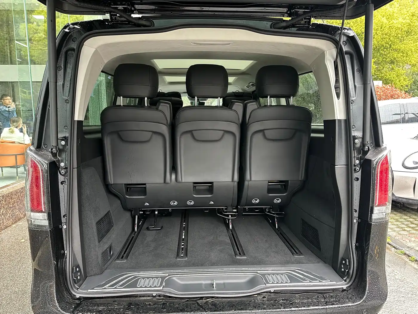 Mercedes-Benz V-Class 2024 V 300 L Long Wheelbase Luxury Edition фото 13