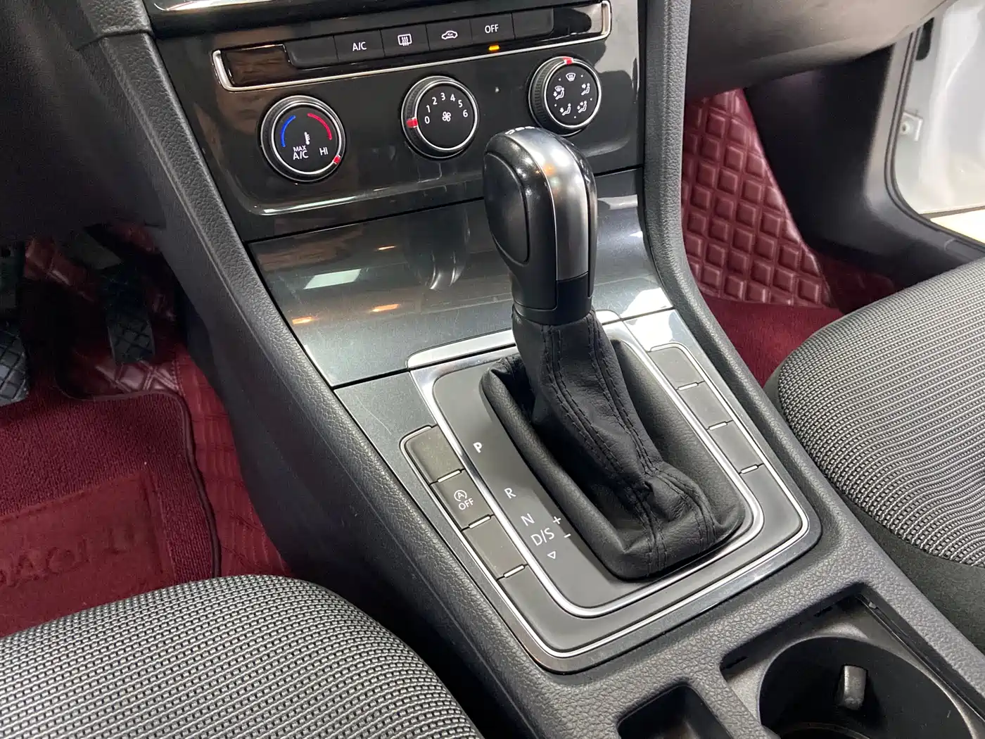 Volkswagen Golf 2020 280TSI DSG Comfort фото 11
