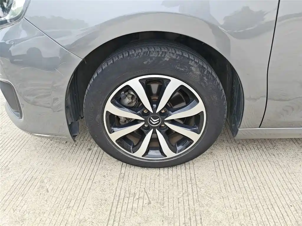Citroën C4 C-Quatre 2017 2016 1.6L Manual Luxury