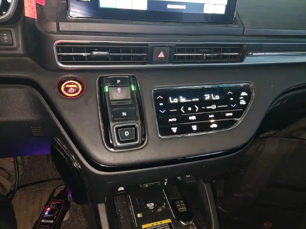 Фото 14 - Honda Odyssey
