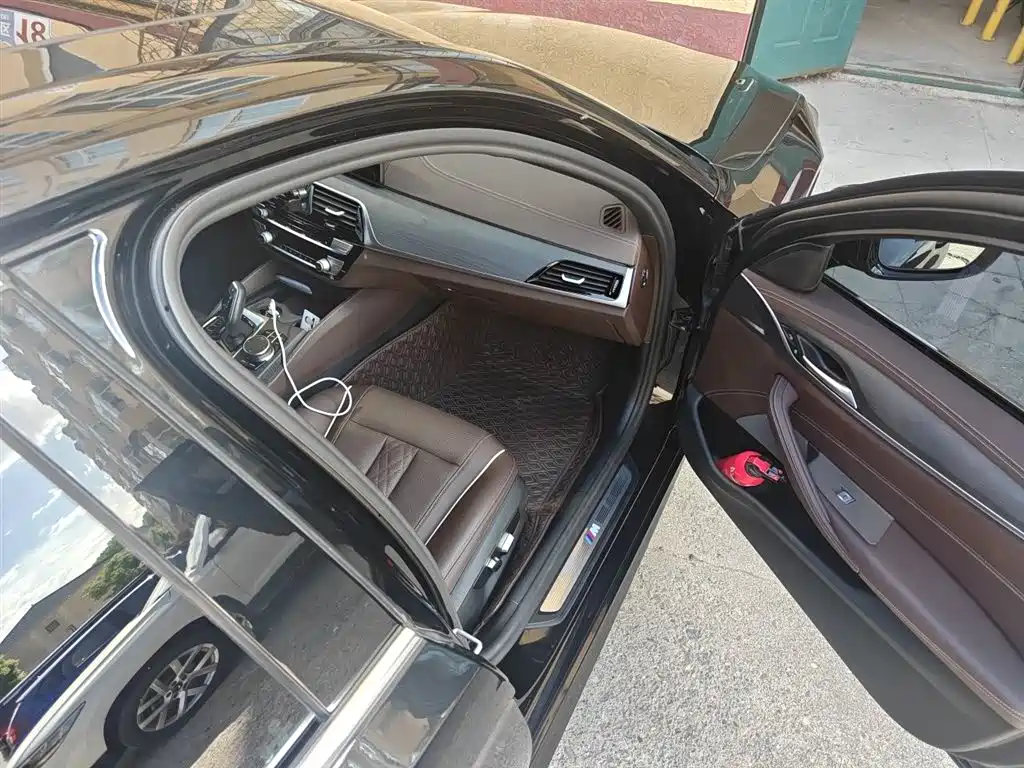 BMW 5 Series 2022 Model Second Facelift 530Li Leading M Sport Package фото 21