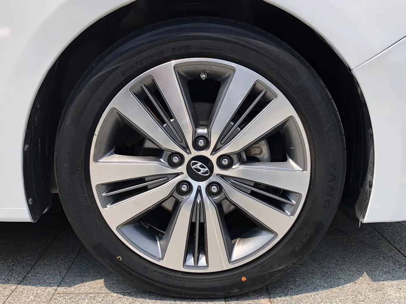 Hyundai Mistra 2016 1.8L Automatic Smart GLS фото 14