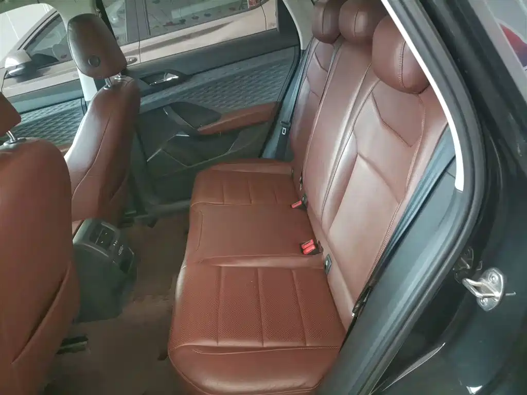 VOLKSWAGEN TUYUE