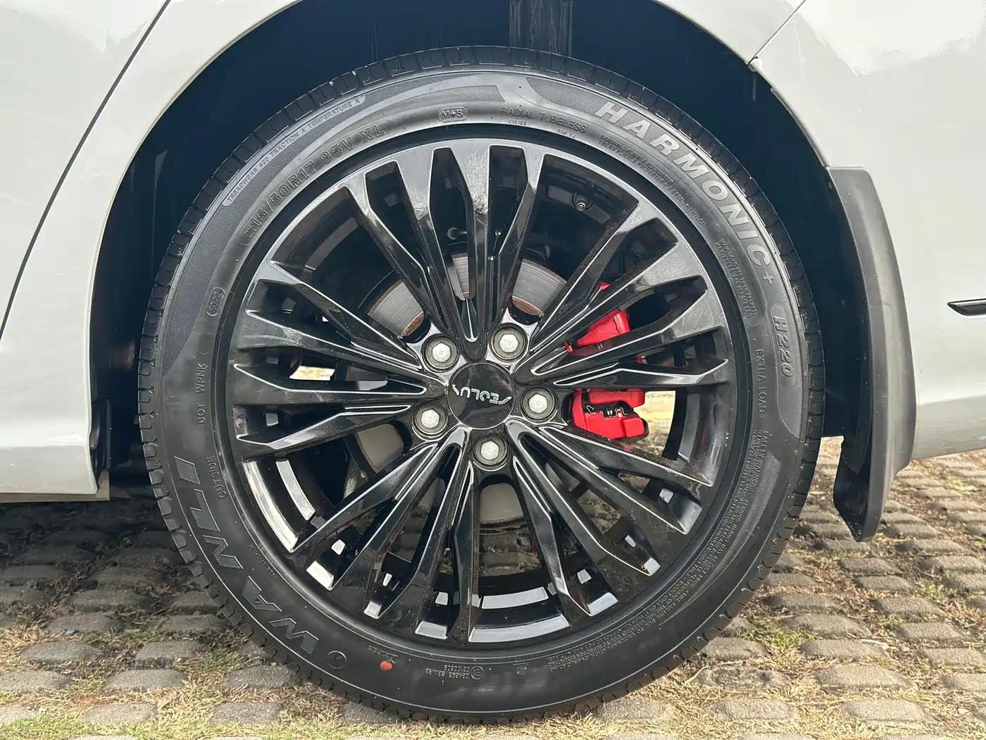 DONGFENG YI HYUN MAX