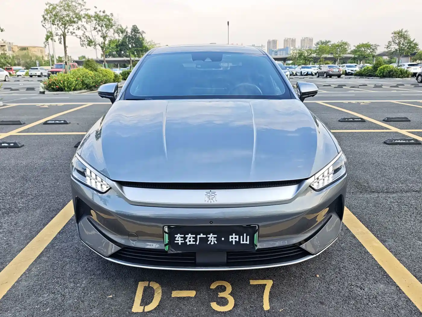 Photo 2 - BYD Qin PLUS
