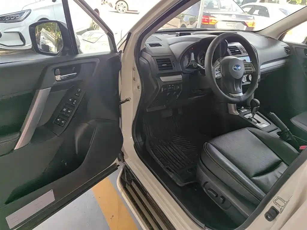 Subaru Forester 2014 2.5i Automatic Elite Edition фото 16