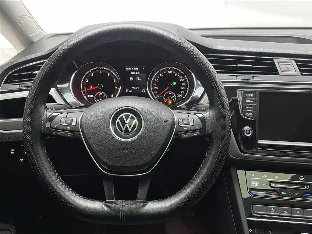 Volkswagen Touran 2021 Touran L 280TSI DSG Cross Edition 6-seater фото 12