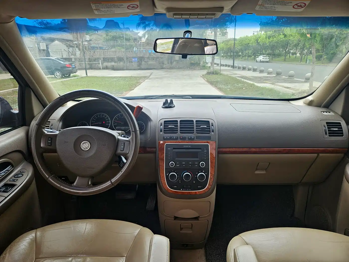 Photo 11 - Buick GL8