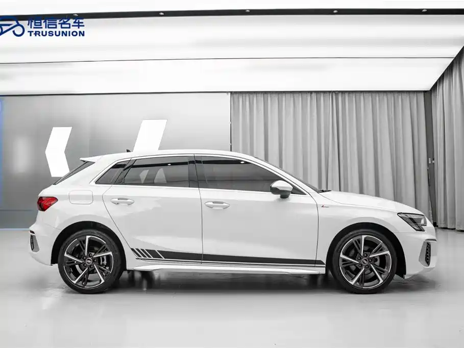 Audi A3 2024 Model Sportback 35 TFSI Fashion Sport фото 8