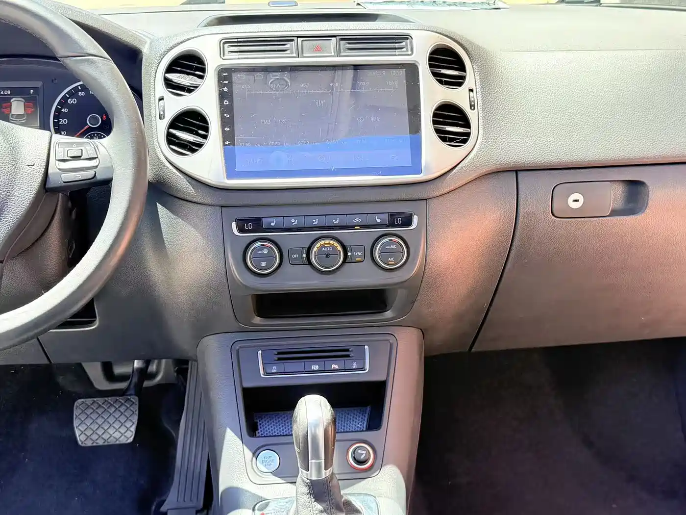 Volkswagen Tiguan 2015 2.0TSI Automatic 4WD Flagship фото 12